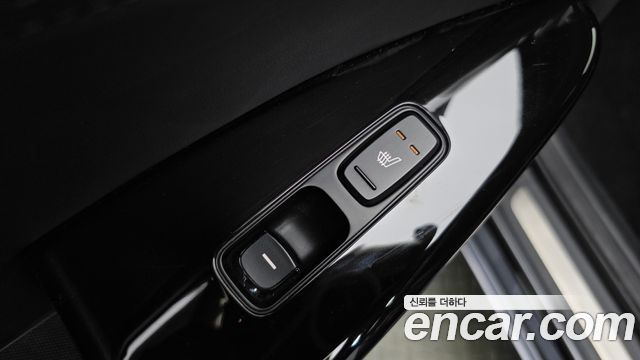 Kia K7 2018 — photo 16