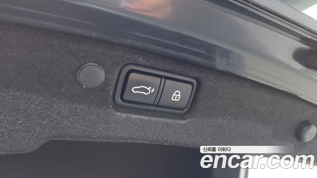 Kia K7 2018 — photo 20