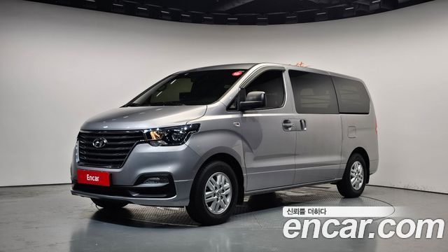 Hyundai Starex 2021 — photo 1