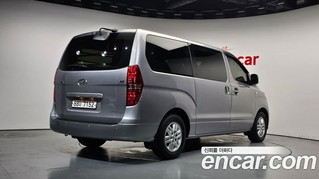 Hyundai Starex 2021 — photo 2