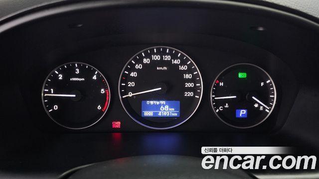 Hyundai Starex 2021 — photo 11