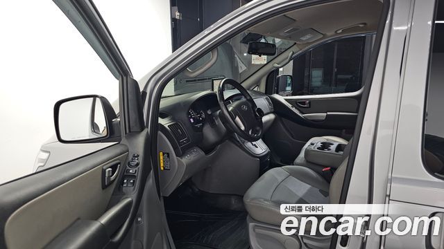 Hyundai Starex 2021 — photo 13