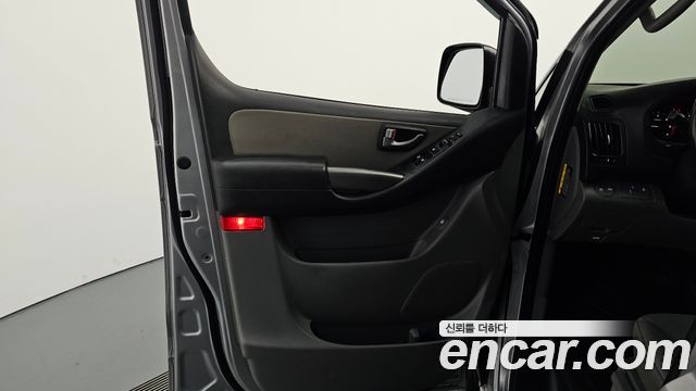 Hyundai Starex 2021 — photo 14