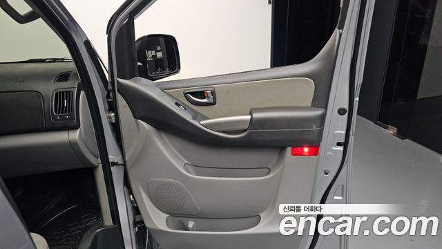 Hyundai Starex 2021 — photo 15