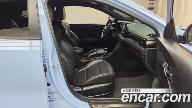 Hyundai Veloster 2020 — photo 17
