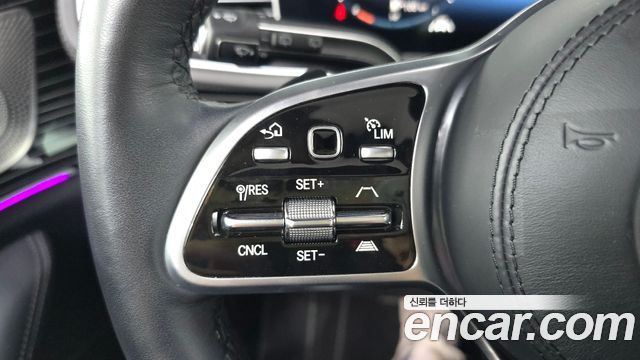 Mercedes-Benz GLS-Class 2023 — photo 21