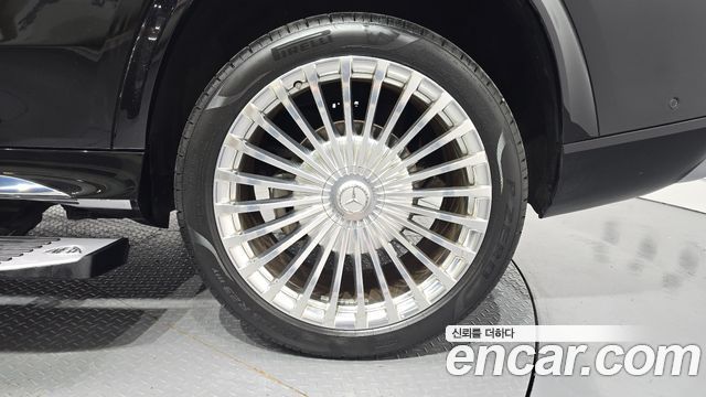 Mercedes-Benz GLS-Class 2023 — photo 7