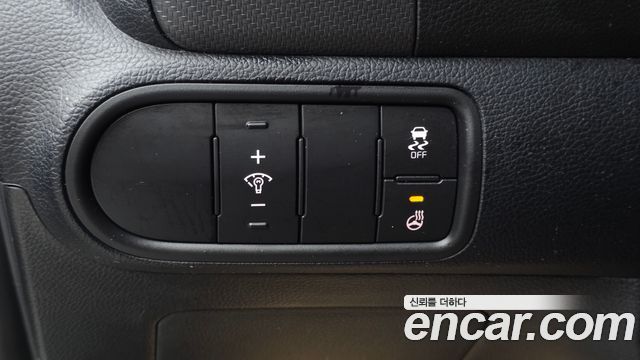 Kia K3 2016 — photo 23