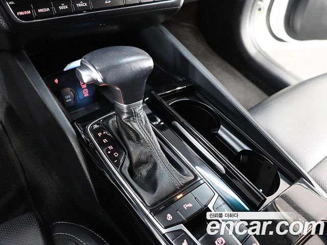 Kia K7 2016 — photo 9