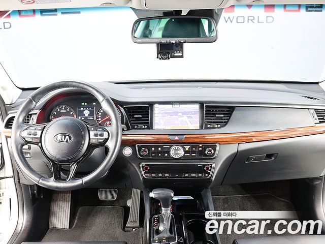 Kia K7 2016 — photo 13