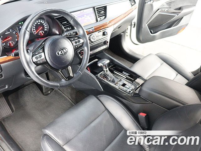 Kia K7 2016 — photo 16