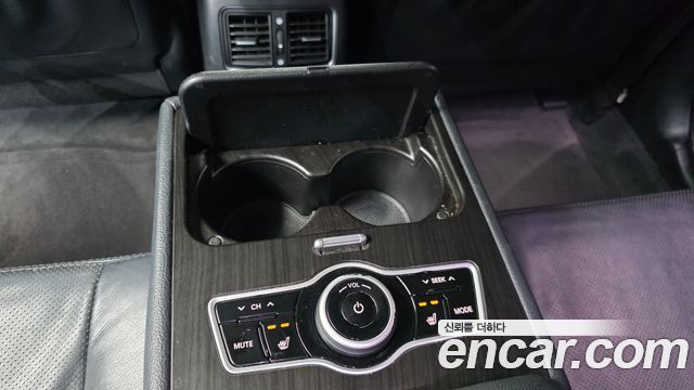 Kia K7 2012 — photo 18
