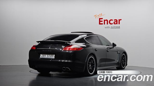 Porsche Panamera 2010 — photo 2