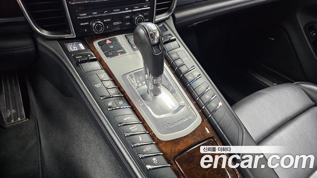 Porsche Panamera 2010 — photo 12