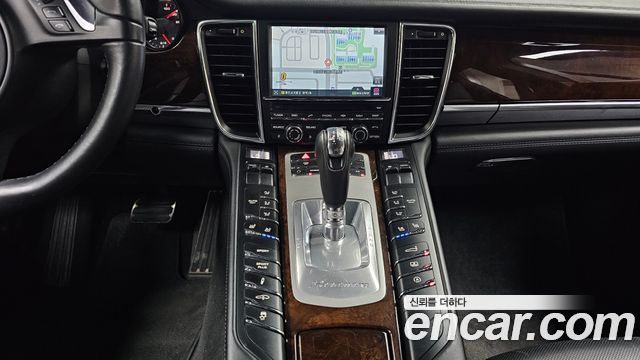 Porsche Panamera 2010 — photo 24