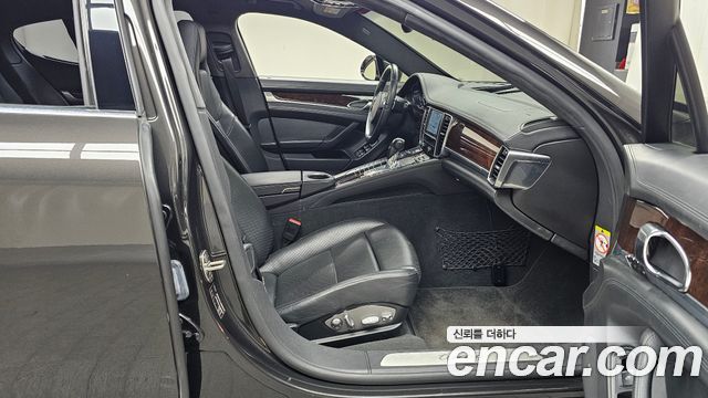 Porsche Panamera 2010 — photo 16