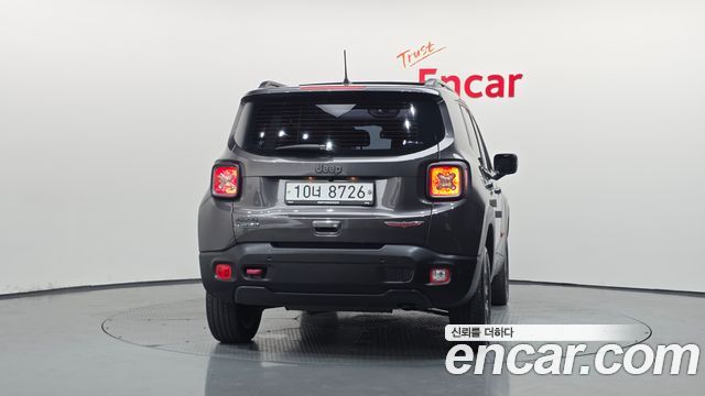 Jeep Renegade 2018 — photo 4