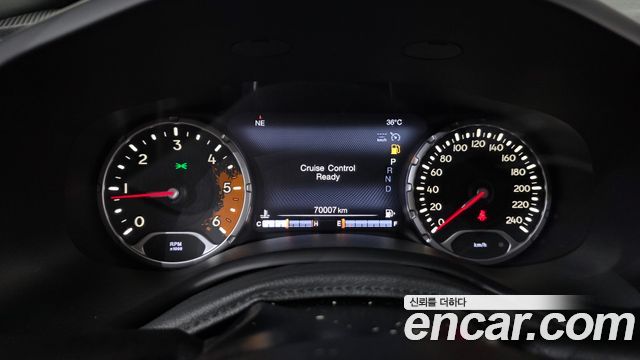 Jeep Renegade 2018 — photo 11