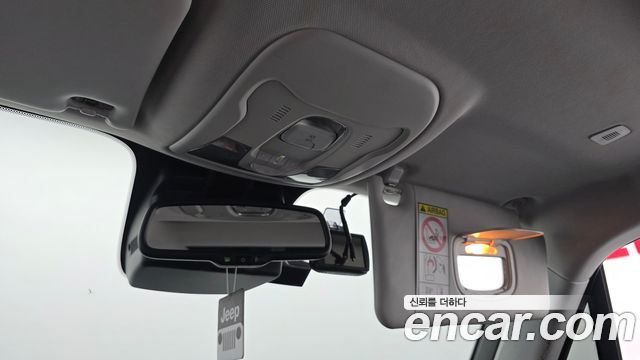 Jeep Renegade 2018 — photo 24