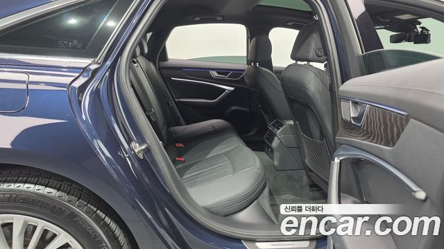 Audi A6 2021 — photo 17