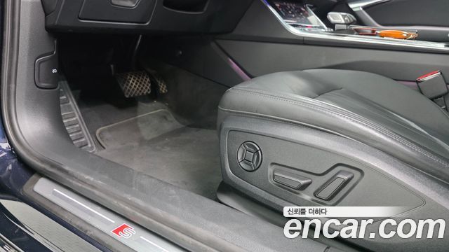 Audi A6 2021 — photo 22