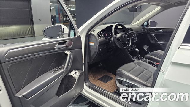 Volkswagen Tiguan 2020 — photo 13