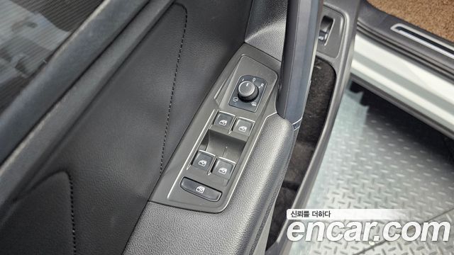 Volkswagen Tiguan 2020 — photo 24