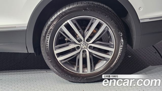 Volkswagen Tiguan 2020 — photo 7