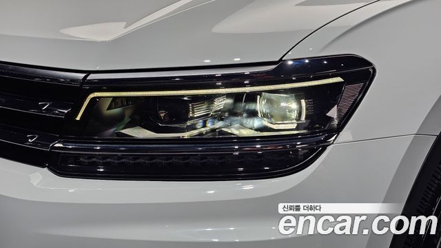 Volkswagen Tiguan 2020 — photo 8