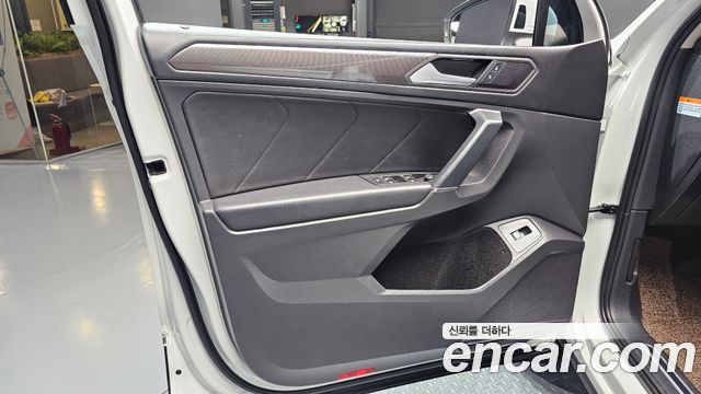 Volkswagen Tiguan 2020 — photo 14