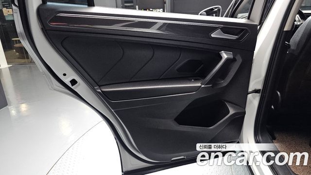 Volkswagen Tiguan 2020 — photo 15