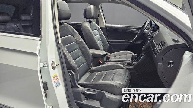 Volkswagen Tiguan 2020 — photo 16