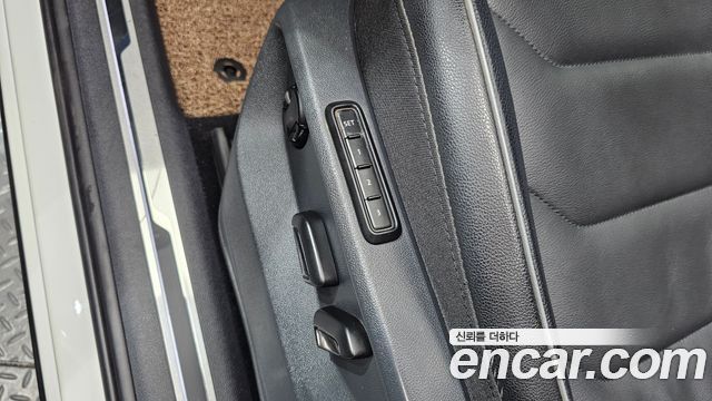 Volkswagen Tiguan 2020 — photo 30