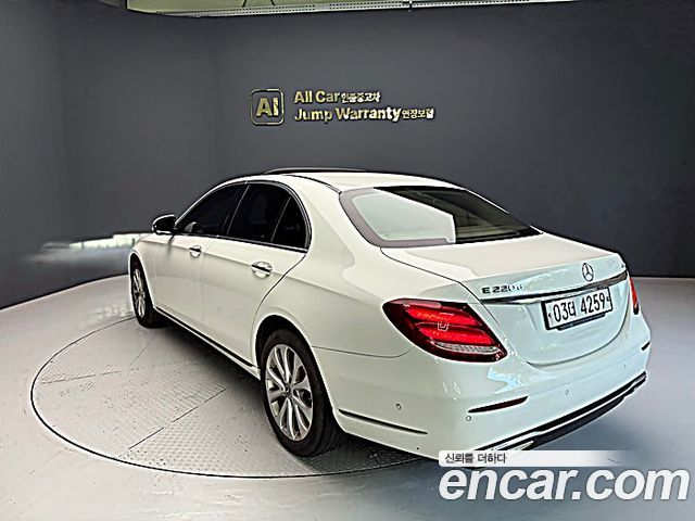 Mercedes-Benz E-Class 2018 — photo 2
