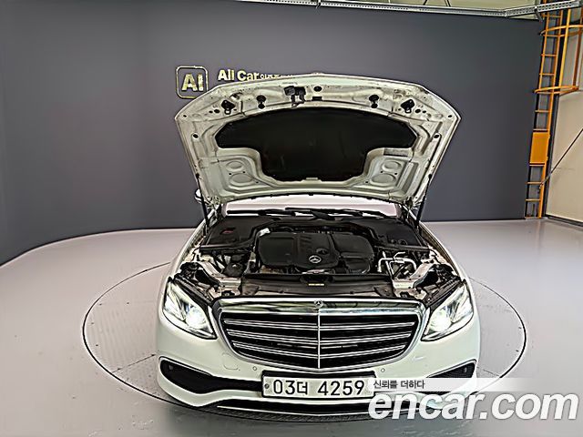 Mercedes-Benz E-Class 2018 — photo 6