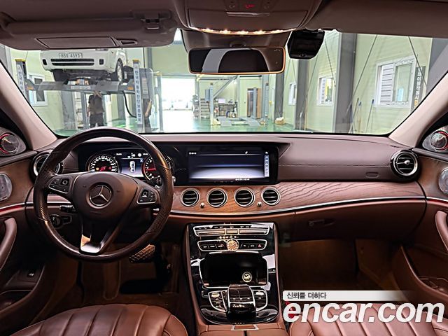 Mercedes-Benz E-Class 2018 — photo 7