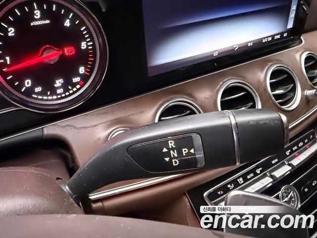 Mercedes-Benz E-Class 2018 — photo 9