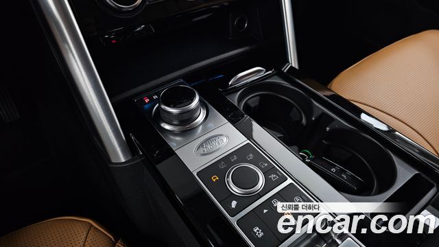 Land Rover Discovery 2020 — photo 12