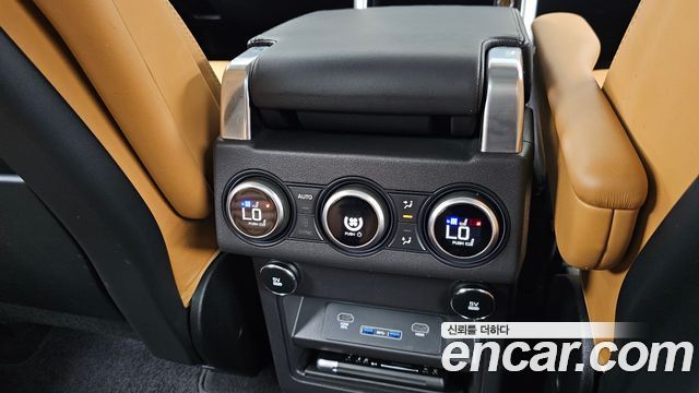 Land Rover Discovery 2020 — photo 25