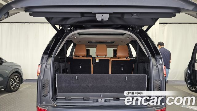 Land Rover Discovery 2020 — photo 26