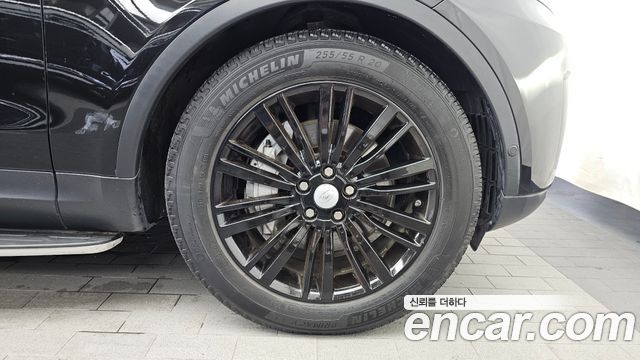 Land Rover Discovery 2020 — photo 7