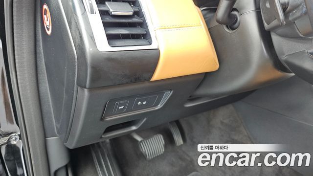 Land Rover Discovery 2020 — photo 30
