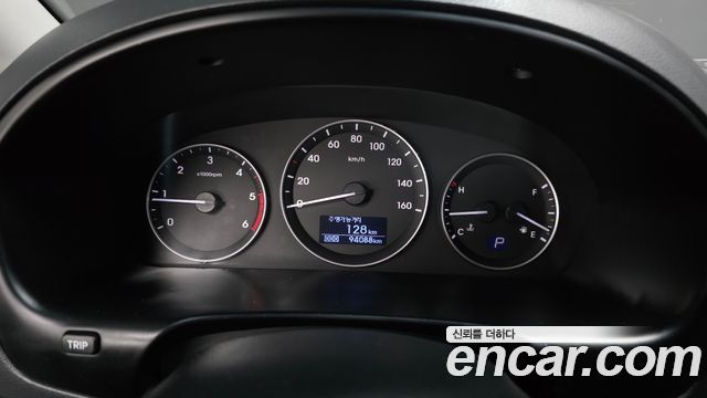 Hyundai Starex 2017 — photo 8