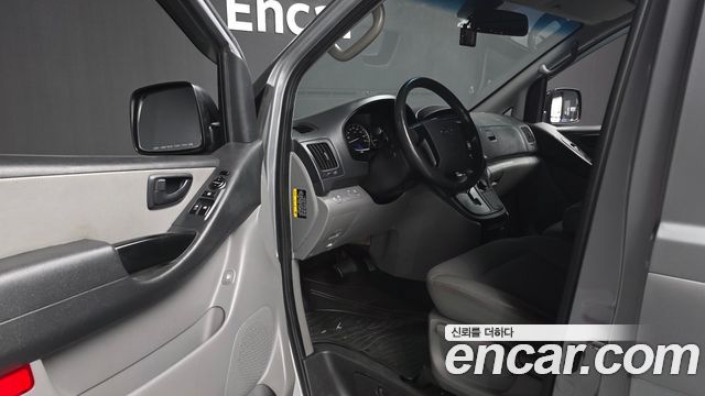 Hyundai Starex 2017 — photo 10