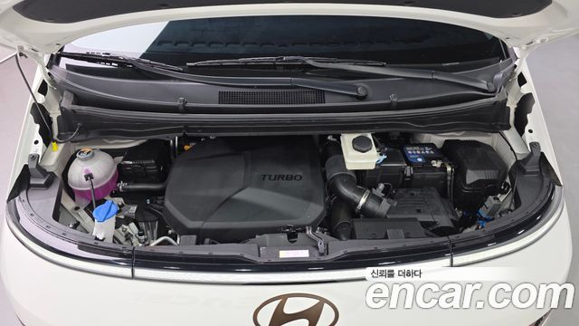 Hyundai Staria 2025 — photo 6