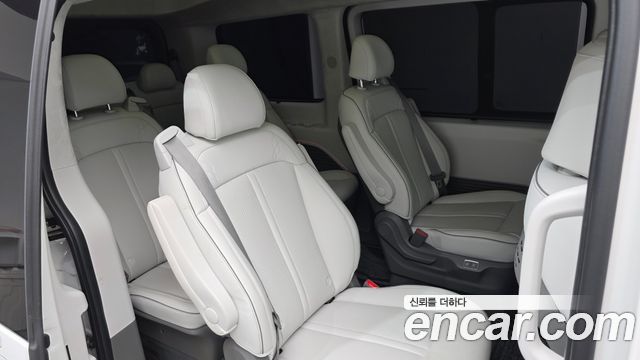 Hyundai Staria 2025 — photo 17