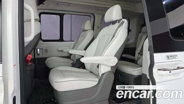 Hyundai Staria 2025 — photo 18