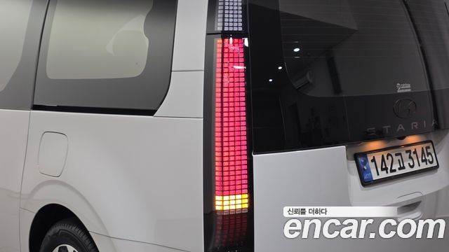 Hyundai Staria 2025 — photo 9
