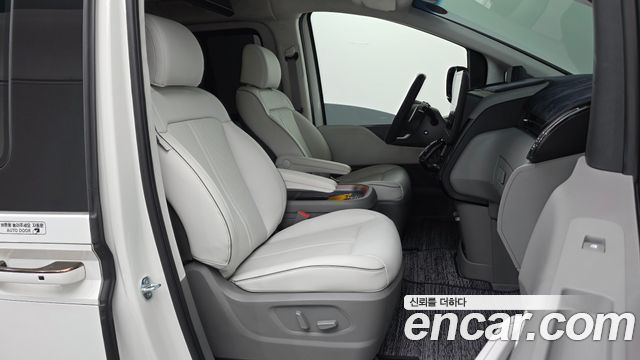 Hyundai Staria 2025 — photo 16