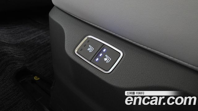 Hyundai Staria 2025 — photo 27
